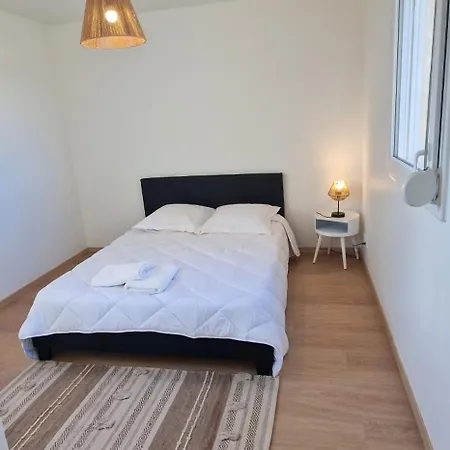 Maison Individuelle Parking Prive Et Gratuit